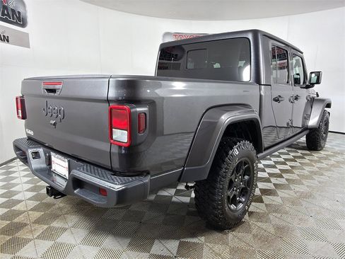 Used 2023 Jeep Gladiator Willys image 4
