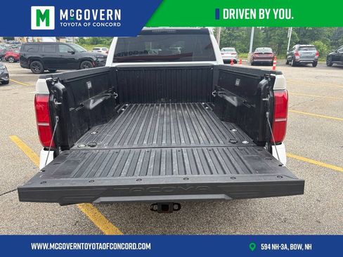 Used 2025 Toyota Tacoma SR5 AWD/4WD image 32
