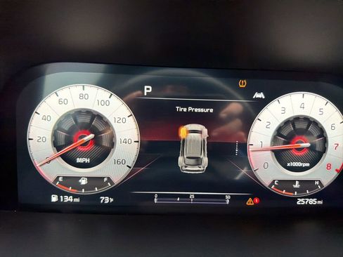 Used 2023 Kia Sorento SX image 4