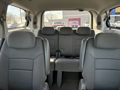 Used 2010 Chrysler Town & Country LX image 19