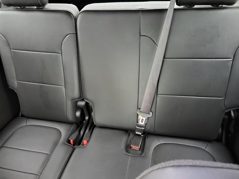 Certified 2022 Chevrolet Traverse Premier w/ Redline Edition image 16