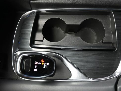 Used 2018 Buick Enclave Essence image 38