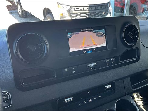 Used 2023 Mercedes-Benz Sprinter 2500 image 19