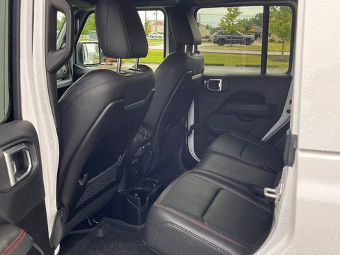 Used 2024 Jeep Gladiator Rubicon image 17