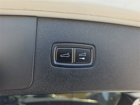 Used 2019 Porsche Cayenne S image 8