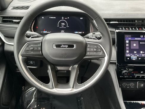 Used 2024 Jeep Grand Cherokee L Laredo RWD image 17
