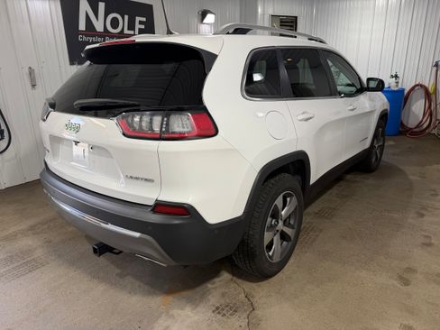 Used 2019 Jeep Cherokee Limited w/ Technology Group AWD/4WD image 6