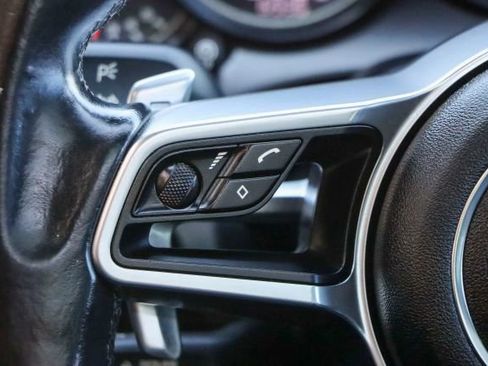 Used 2016 Porsche Cayenne image 29