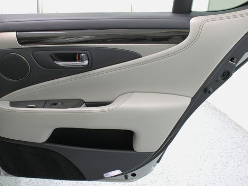 Used 2016 Lexus LS 460 image 46