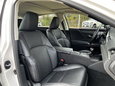 Used 2020 Lexus ES 300h w/ Premium Package image 25