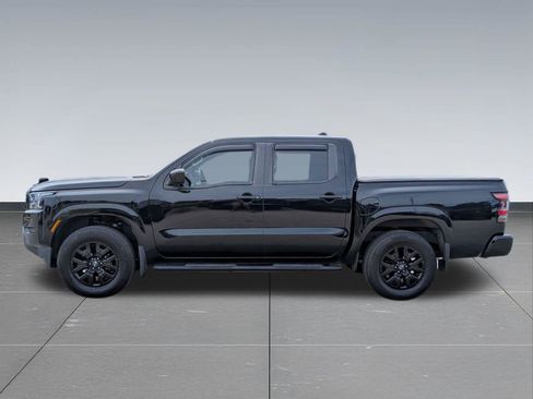 Used 2022 Nissan Frontier SV AWD/4WD image 2