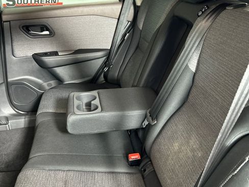 Used 2023 Nissan Rogue SV image 26