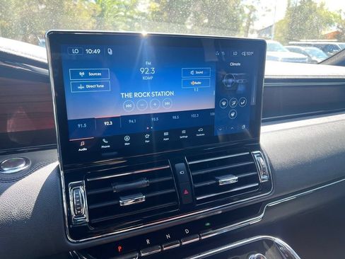 Used 2022 Lincoln Navigator L Reserve AWD/4WD image 5