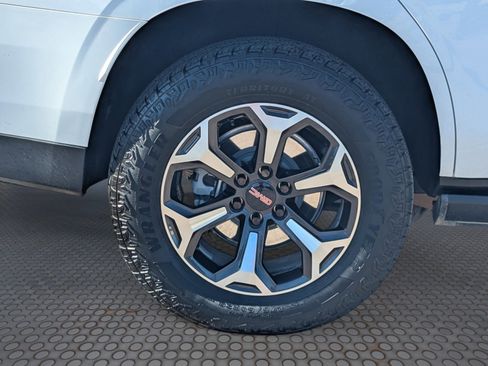 Used 2025 GMC Yukon AT4 Ultimate image 10