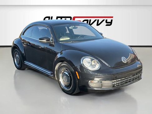 Used 2019 Volkswagen Beetle 2.0T SE FWD image 1