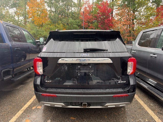 Used 2023 Ford Explorer XLT w/ Equipment Group 202A AWD/4WD image 5