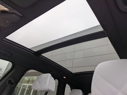 Used 2025 BMW X5 M60i w/ Climate Comfort Package image 24