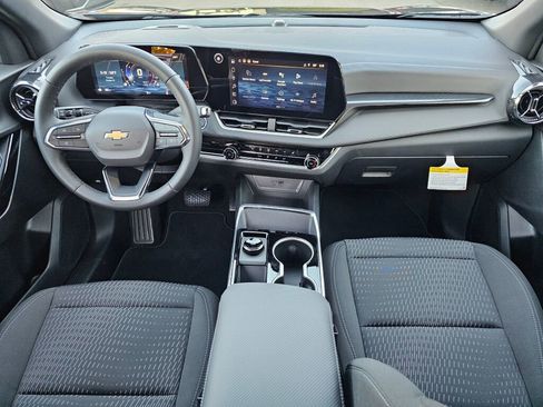 New 2026 Chevrolet Equinox LT image 9