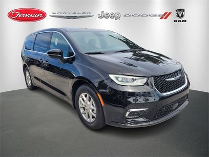 New 2026 Chrysler Pacifica Select