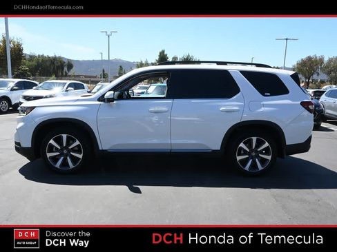Certified 2024 Honda Pilot Touring image 4