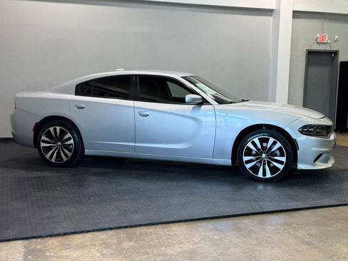 Used 2022 Dodge Charger SXT w/ Cold Weather Package AWD/4WD image 5