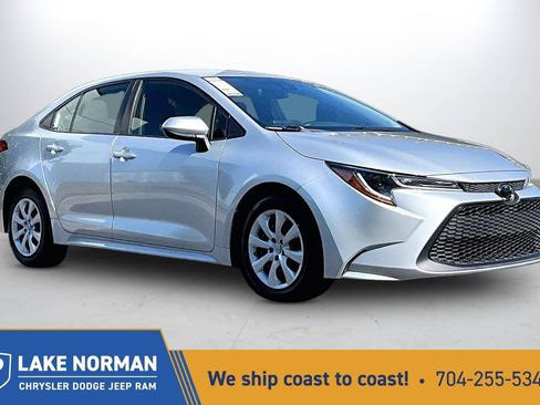 Used 2022 Toyota Corolla LE FWD image 1