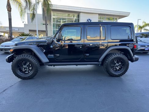 Used 2025 Jeep Wrangler Willys image 6