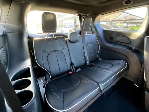 New 2026 Chrysler Pacifica Limited w/ S Appearance Package image 21