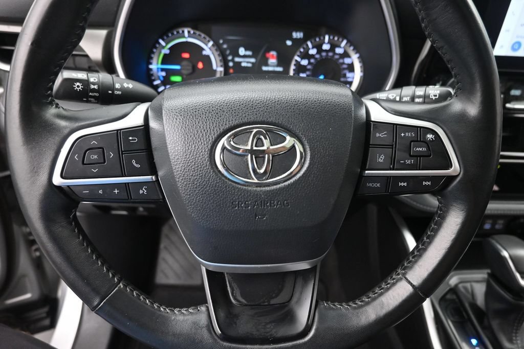 Used 2023 Toyota Highlander XLE AWD/4WD image 21