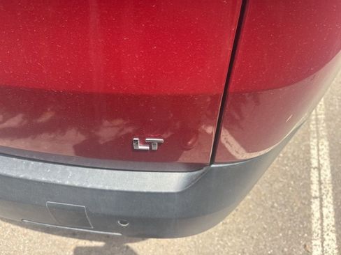 Used 2020 Chevrolet Traverse LT image 4