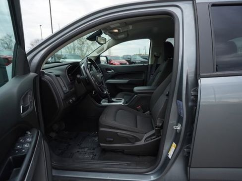 Used 2022 Chevrolet Colorado LT w/ Safety Package image 11