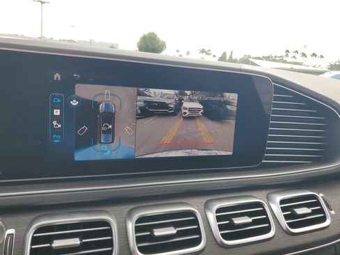 New 2026 Mercedes-Benz GLS 580 4MATIC image 30