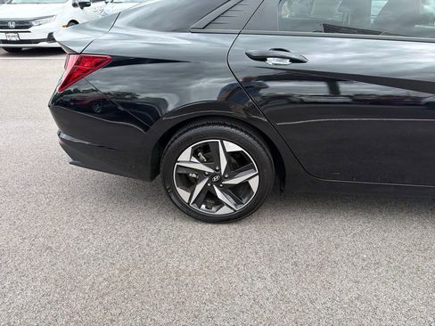 Used 2023 Hyundai Elantra SEL w/ Convenience Package FWD image 13