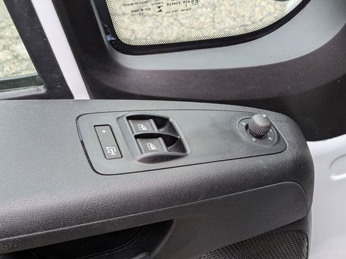 Used 2023 RAM ProMaster 2500 w/ Driver Convenience Group image 10