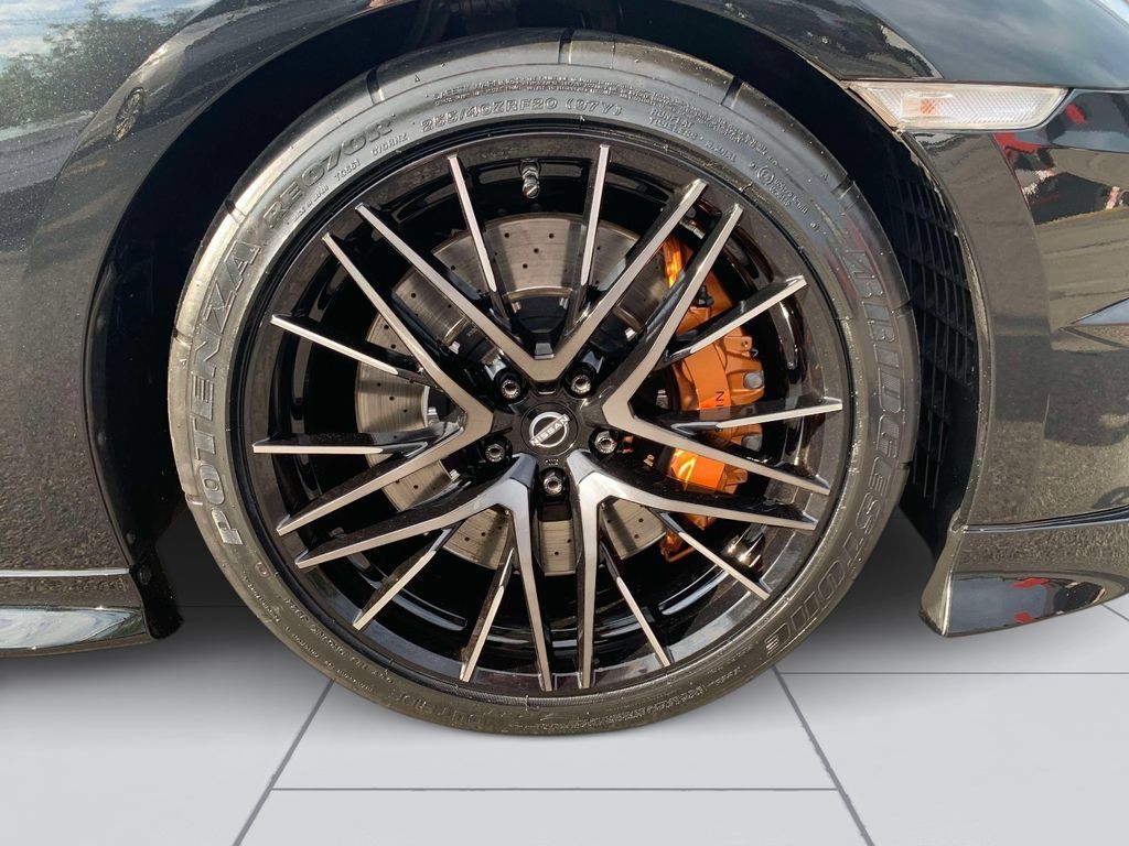 Used 2024 Nissan GT-R Premium w/ Floor Mat Package AWD/4WD image 38