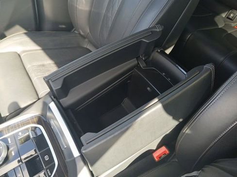 Used 2025 BMW X5 xDrive50e image 25