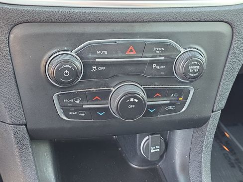 Used 2020 Dodge Charger SXT w/ Blacktop Package RWD image 21