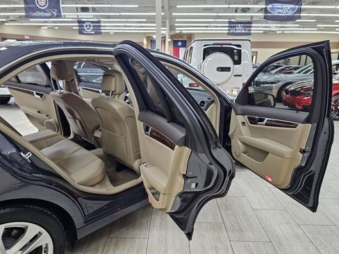 Used 2014 Mercedes-Benz C 250 Sedan w/ Premium 1 Package image 15