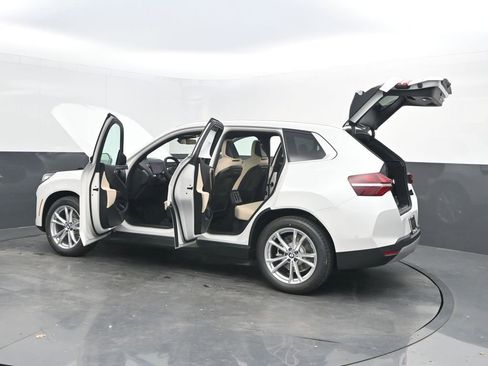 Certified 2025 BMW X3 xDrive30i w/ Premium Package image 50