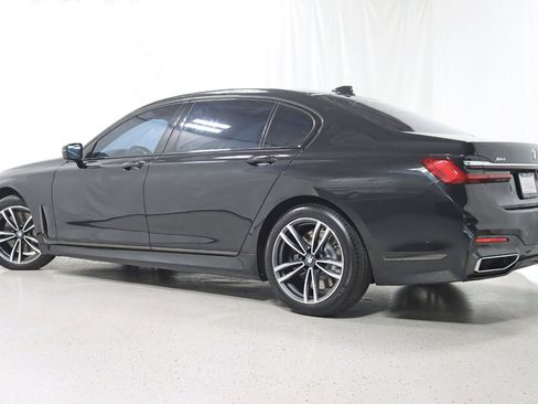 Used 2020 BMW 750i xDrive w/ Executive Package image 9