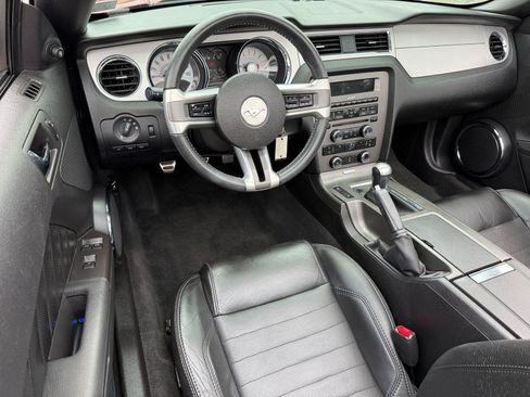 Used 2011 Ford Mustang GT Premium w/ Comfort Pkg RWD image 12
