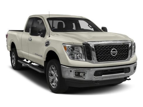 Used 2017 Nissan Titan SV image 9