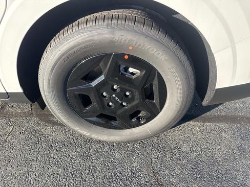 New 2026 Kia Carnival LX image 5