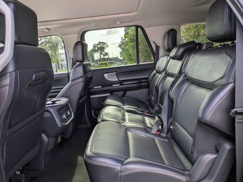 Used 2025 Ford Expedition Max Platinum AWD/4WD image 14