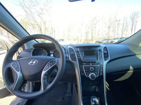 Used 2016 Hyundai Elantra GT image 24