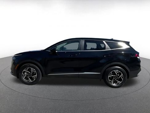 Used 2025 Kia Sportage LX FWD image 9