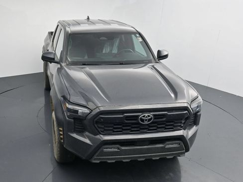Used 2024 Toyota Tacoma TRD Off-Road AWD/4WD image 18