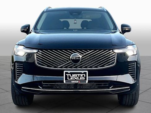 Used 2026 Volvo XC90 B5 Core image 3