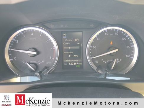 Used 2018 Toyota Highlander XLE FWD image 16