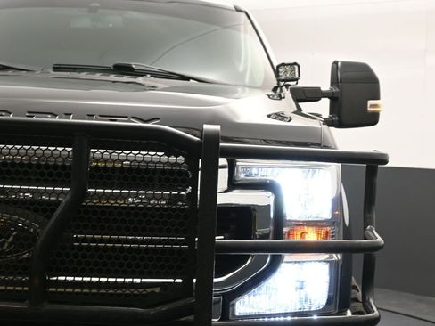 Used 2020 Ford F250 Lariat w/ Lariat Ultimate Package image 19